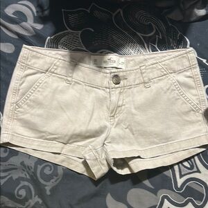 Hollister Cream Jean Shorts Classic Style